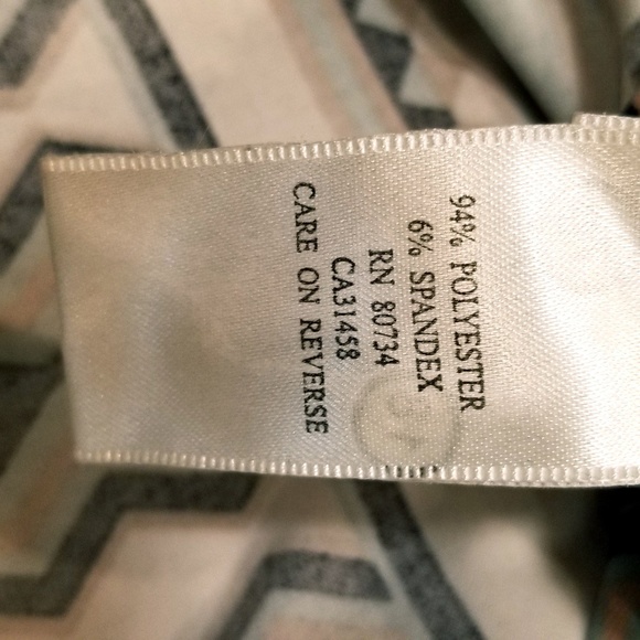 Patterned halter top - Picture 6 of 6